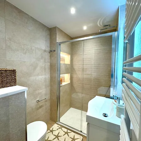 דירה Elegance & Comfort - Terrace And Private Garage